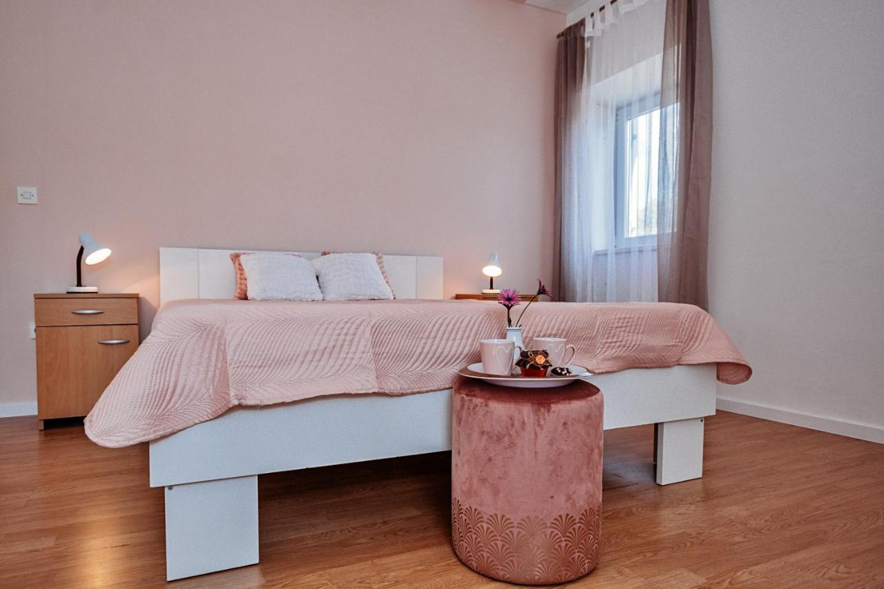 Rooms Emilija Bozava Bagian luar foto