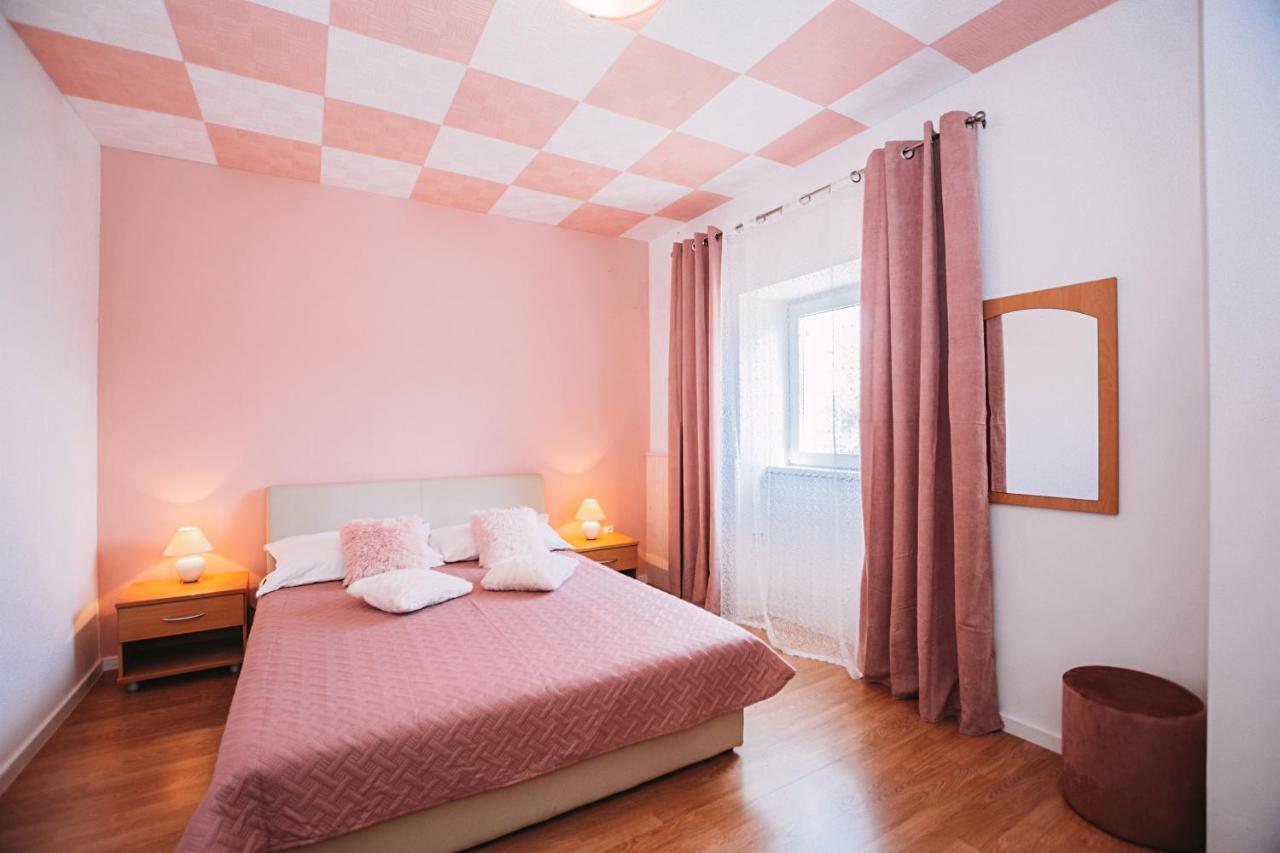 Rooms Emilija Bozava Bagian luar foto