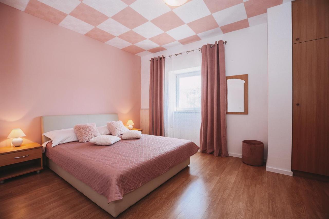 Rooms Emilija Bozava Bagian luar foto