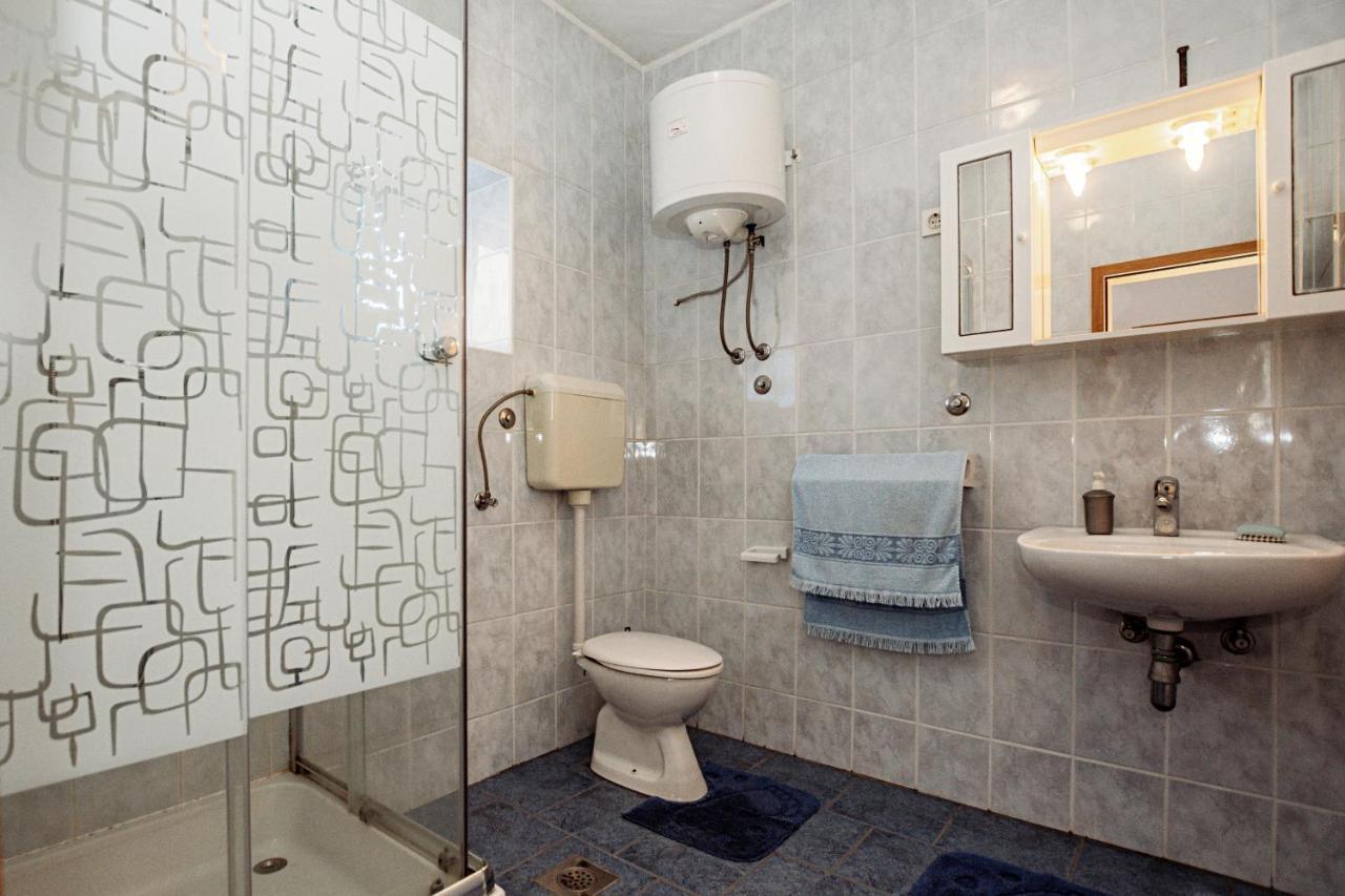 Rooms Emilija Bozava Bagian luar foto